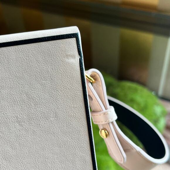 FENDI Vitello Fluffy Logo Vertical Box Crossbody - Picture 12 of 16